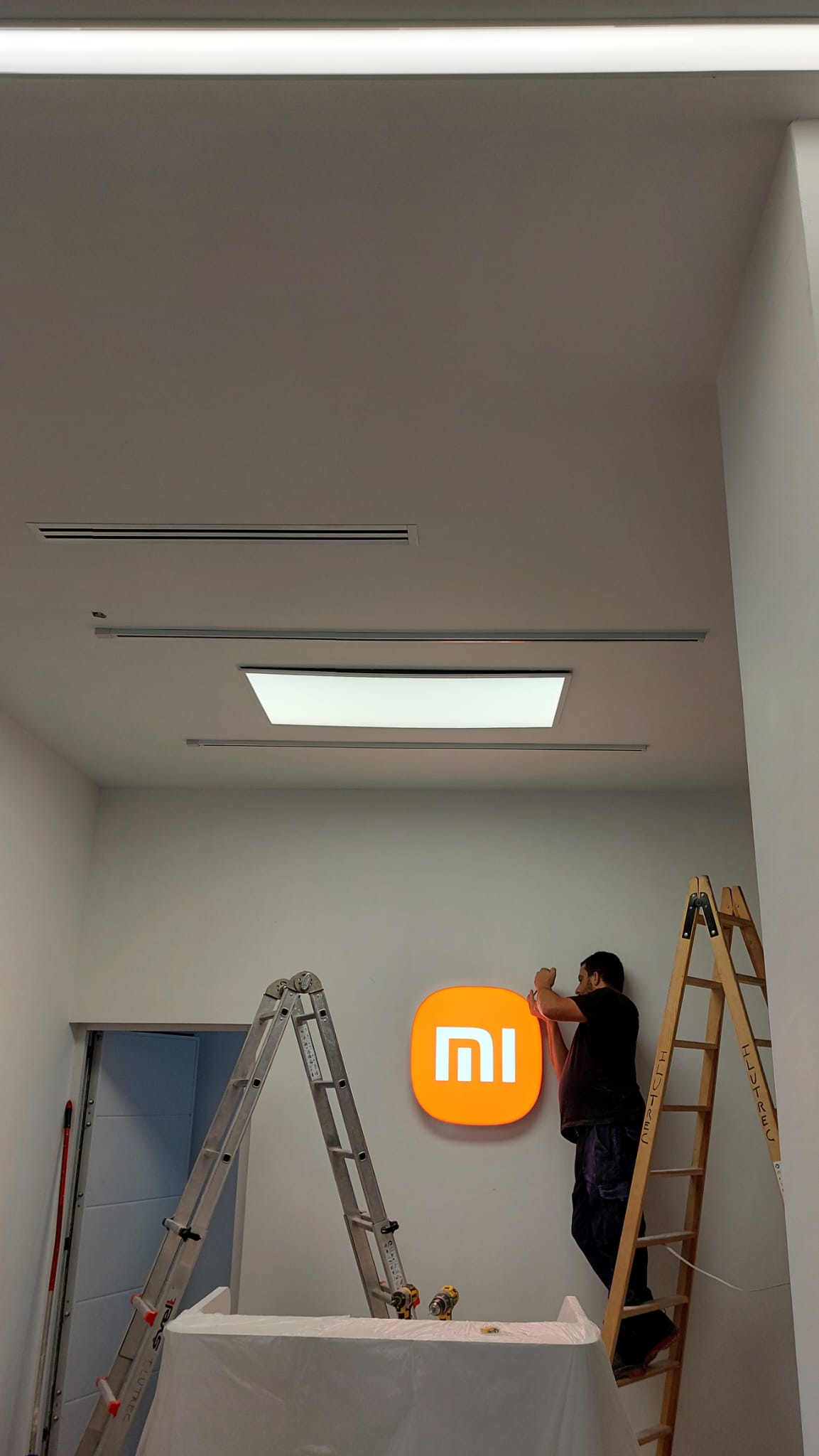 Instalación eléctrica en local